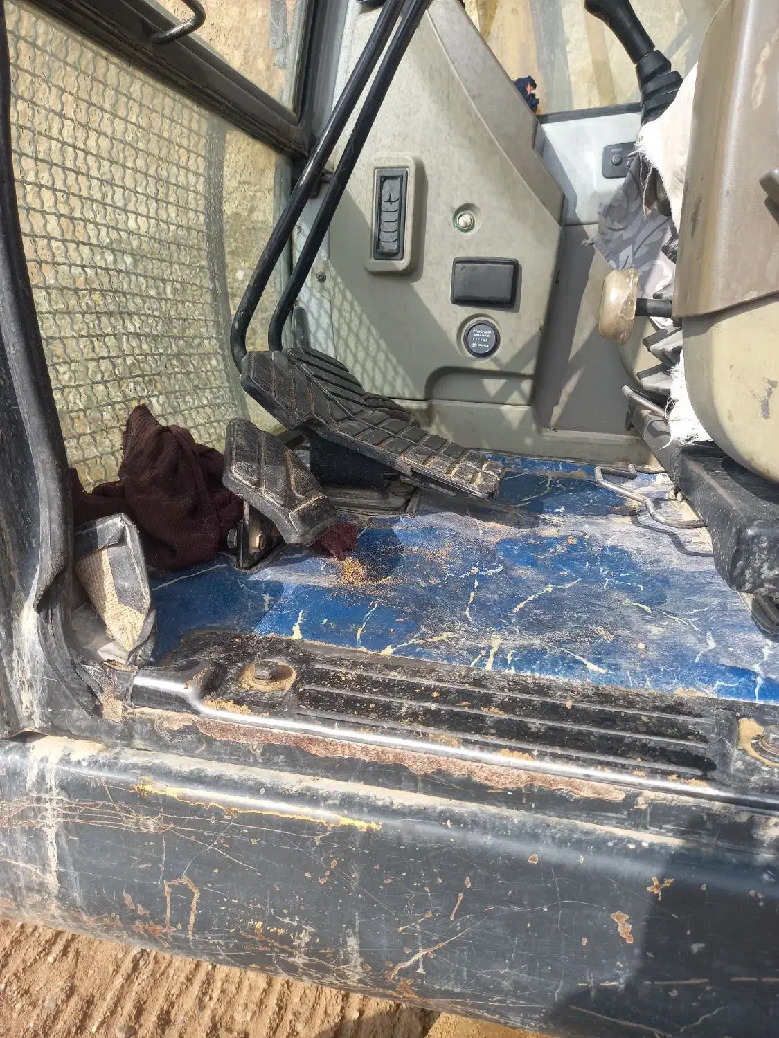 فروش بیل‌مکانیکی هیوندا ۲۱۰|خودرو سنگین|آبیک, |دیوار