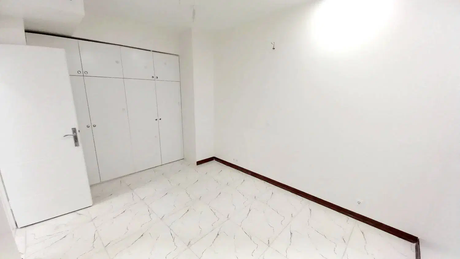 ۱۰۵ متری . فیبر نوری . ۲خواب . حیاط خلوت|فروش آپارتمان|تهران, جابری|دیوار