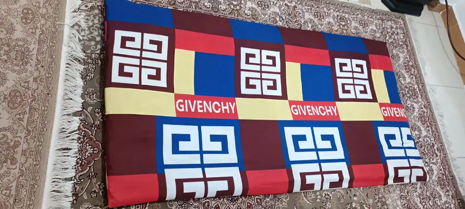 یک عدد تشک یک نفره ۲عدد بالشت|رختخواب، بالش، پتو|رشت, پاره بیجار|دیوار