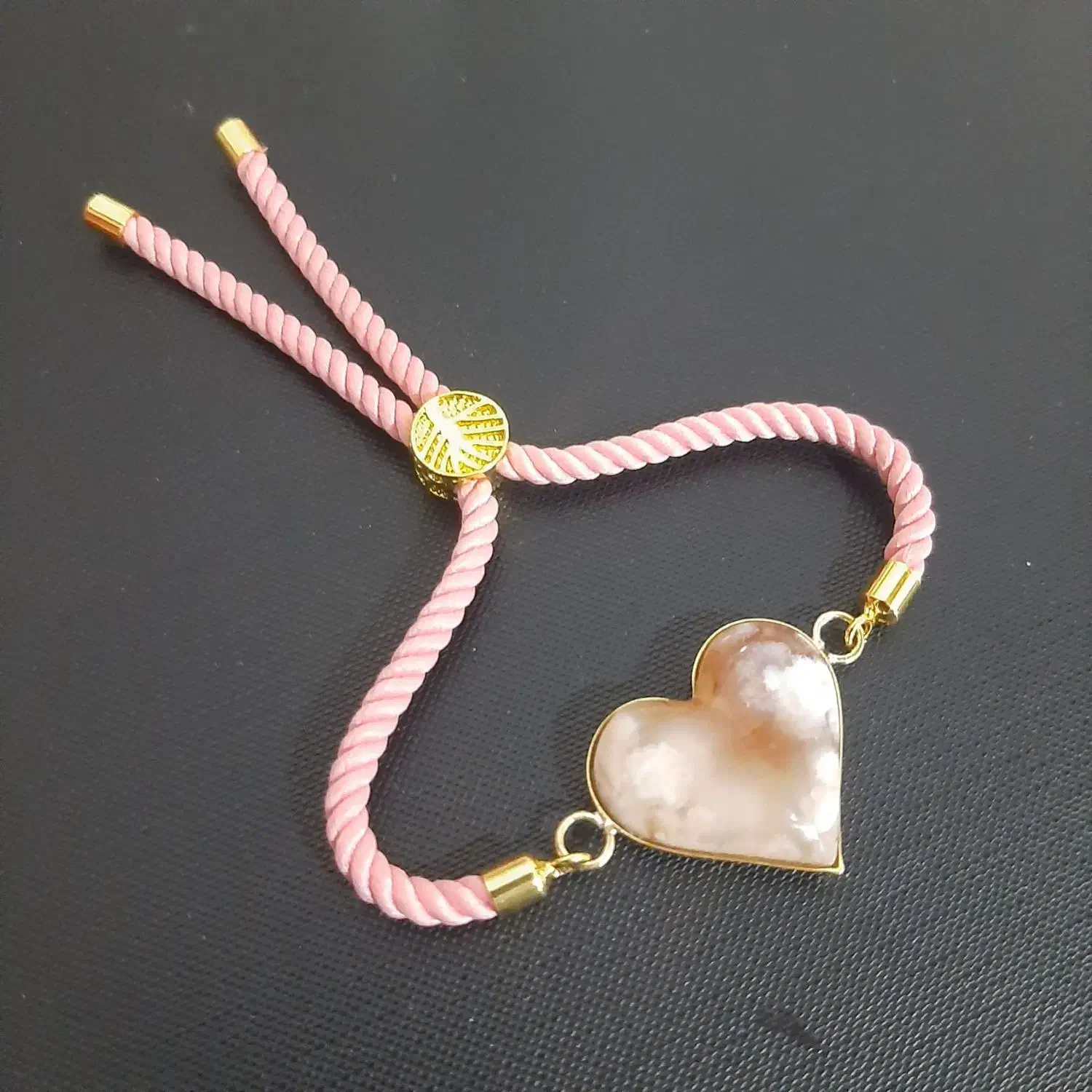 سنگ قیمتی نوع سنگ  کلسیت میباشد|جواهرات|بروجرد, |دیوار