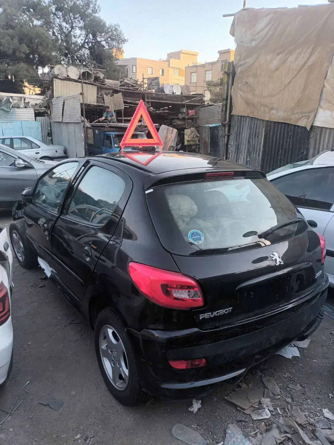 پژو ۲۰۷اتومات سقف فلز مدل ۱۴۰۳ خشک تصادفی|خودرو سواری و وانت|تهران, افسریه جنوبی|دیوار