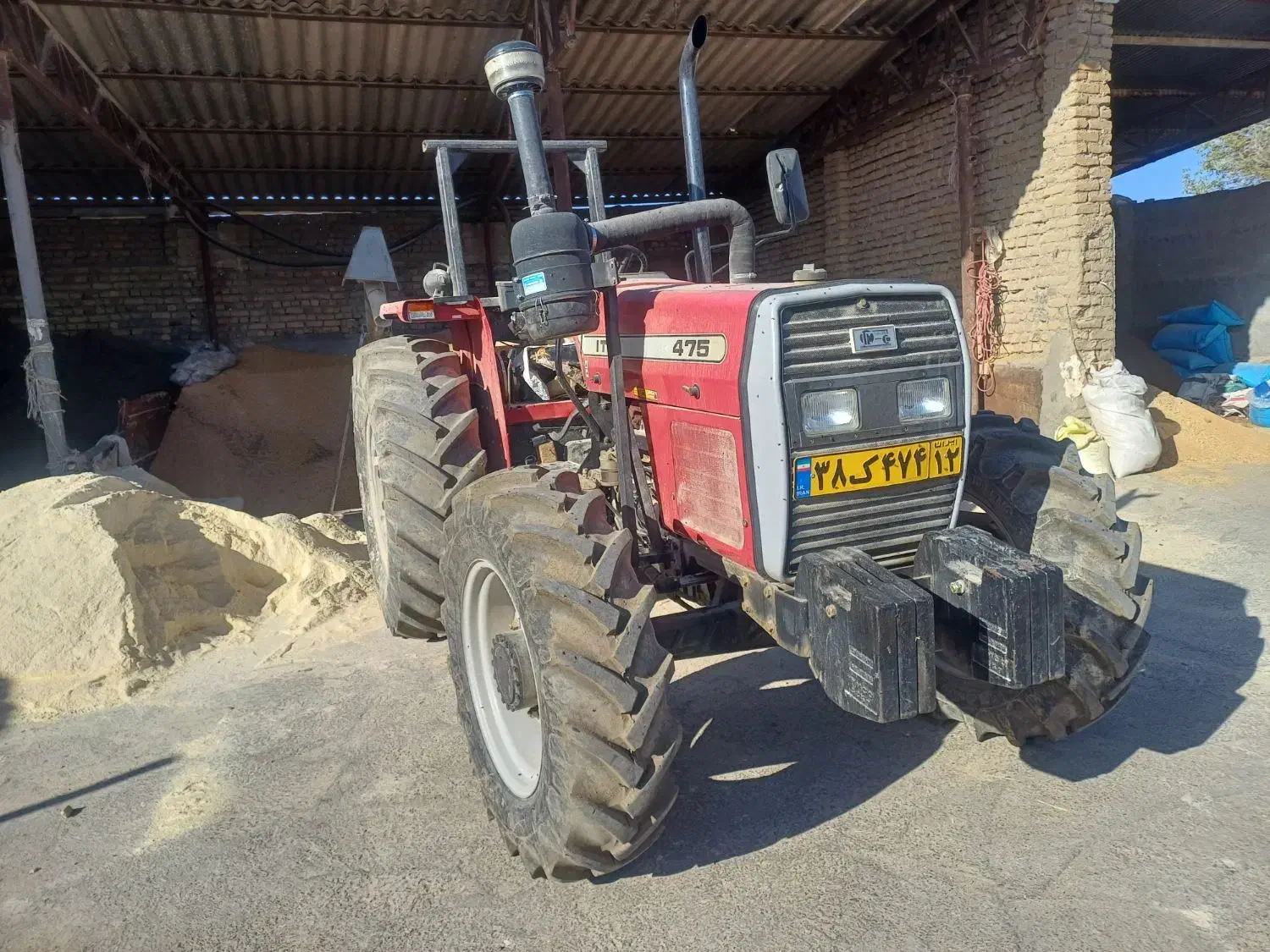 به یک نیرو جهت همکاری درگاوداری نیازمندیم|استخدام سرایداری و نظافت|گلمکان, |دیوار