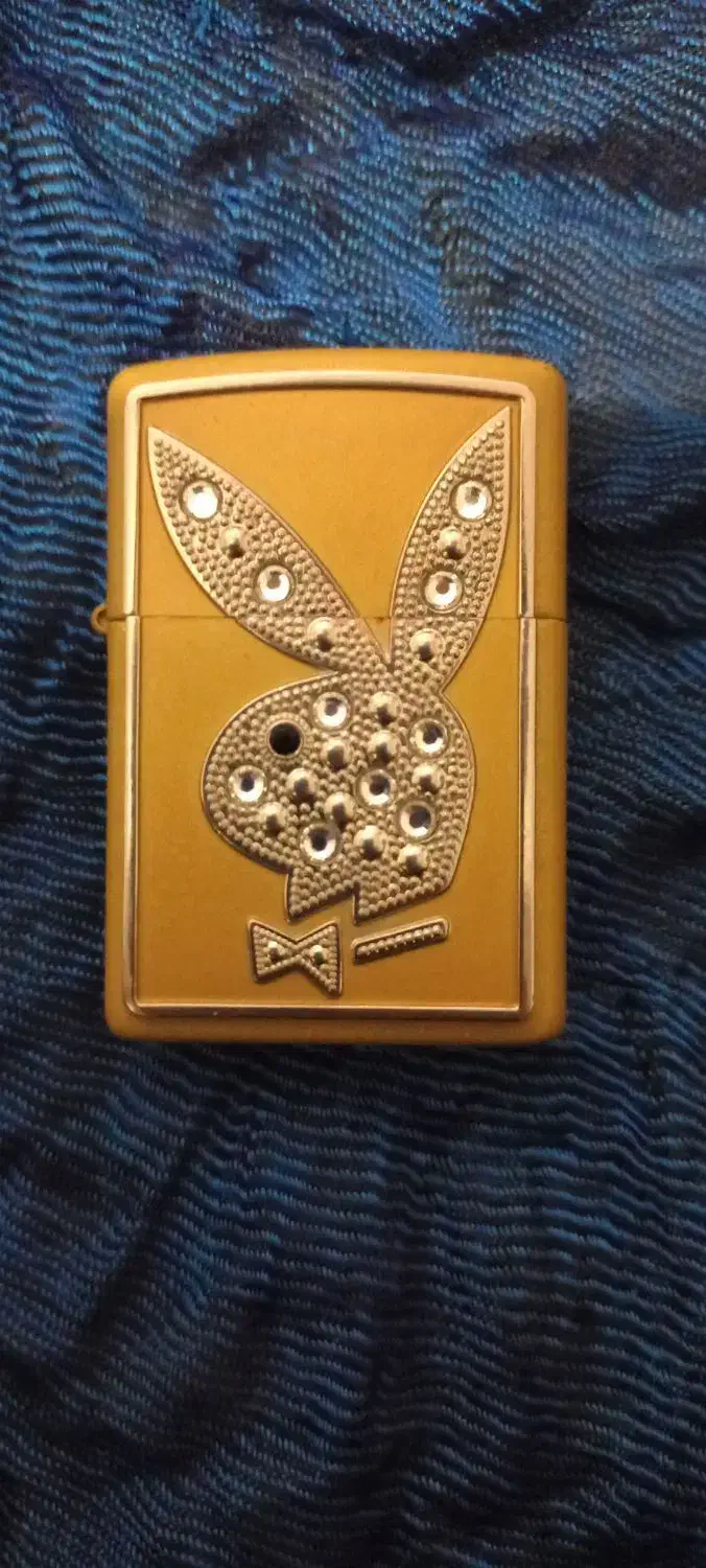 فندک زیپو کلکسیونی که کلا 7500 عدد تولید شده|کلکسیون اشیاء عتیقه|ملکان, |دیوار