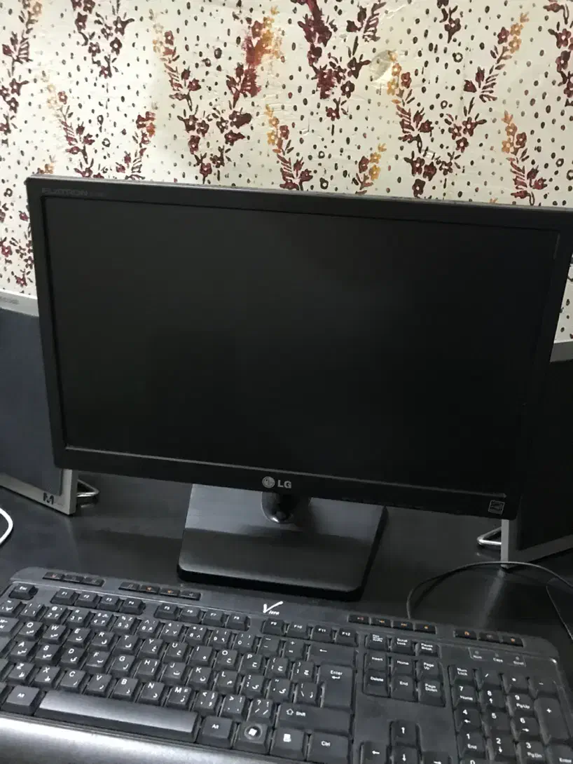 کامپیوتر|رایانه رومیزی|بروجرد, |دیوار