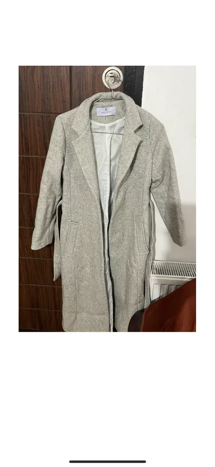 پالتو|لباس|اراک, |دیوار