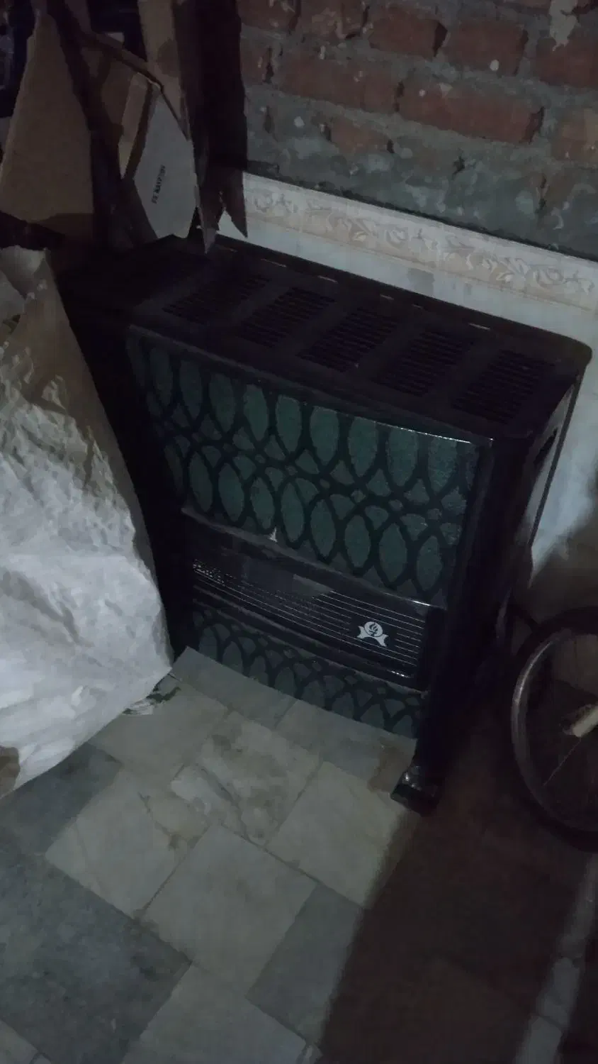 بخاری|بخاری، هیتر، شومینه|قروه, |دیوار