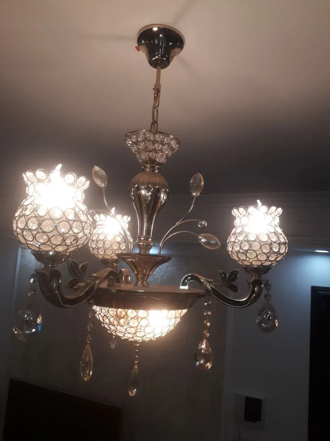 یکعدد لوستر|لوستر و چراغ آویز|گرگان, |دیوار