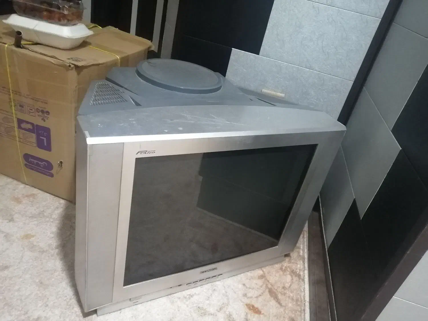 فروش تلویزیون 24 اینج کونیکا اصلی|تلویزیون و پروژکتور|لار, |دیوار