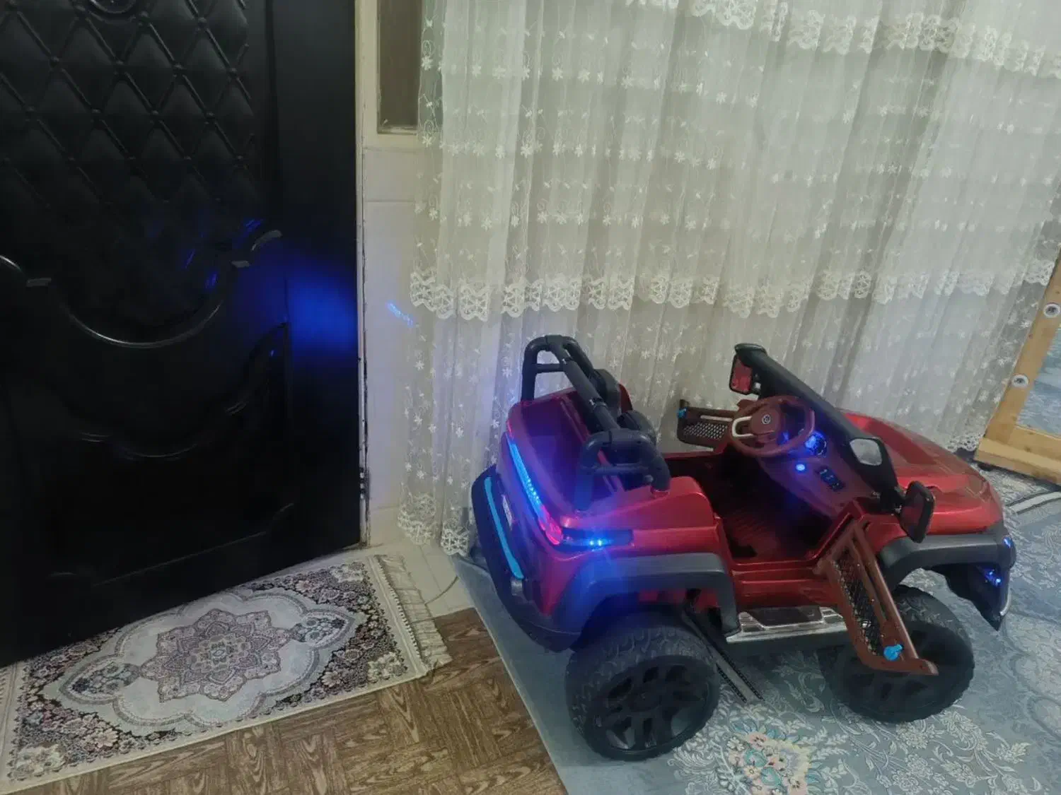 ماشین شارژی غول|اسباب‌بازی بچه|قم, محمد آباد|دیوار