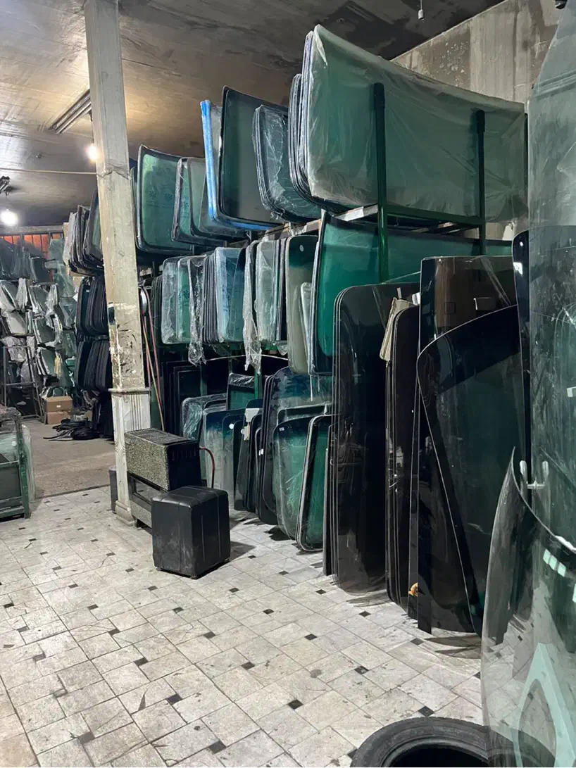 تعویض شیشه جلو و عقب اتومبیل شیشه اتومبیل سجادی|خدمات موتور و ماشین|قم, باسکول|دیوار