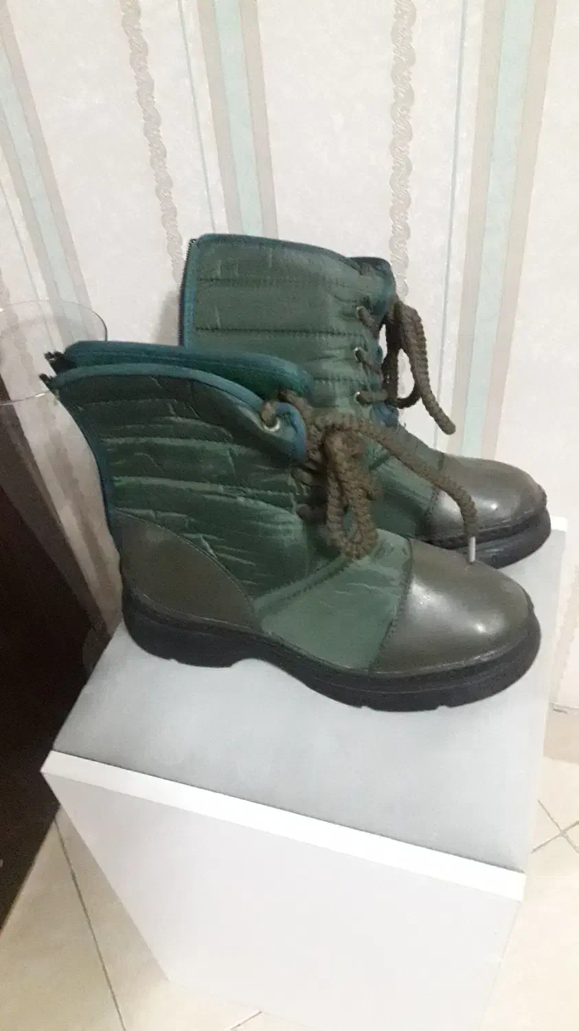 پوت پاییزی نو|کیف، کفش، کمربند|امامزاده عبدالله, |دیوار