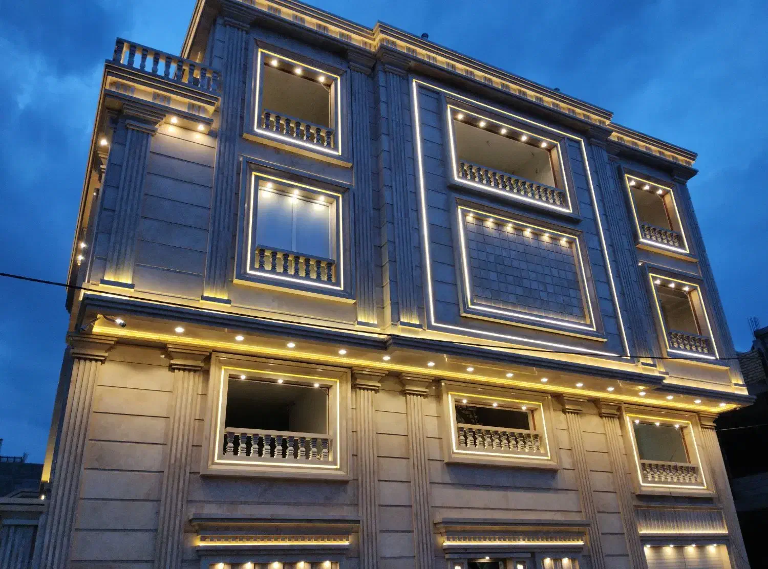 برقکار ساختمان|خدمات پیشه و مهارت|کاشان, سرپله جدید|دیوار