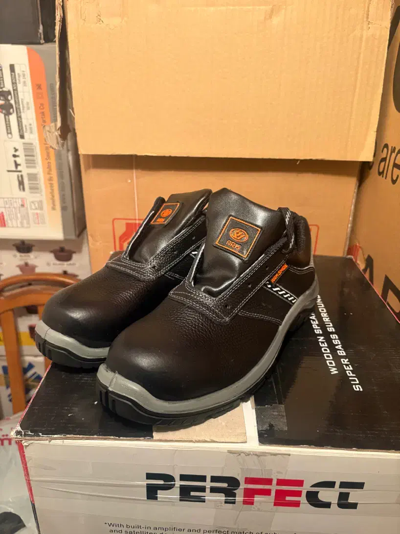 کفش ایمنی|کیف، کفش، کمربند|زنجان, |دیوار