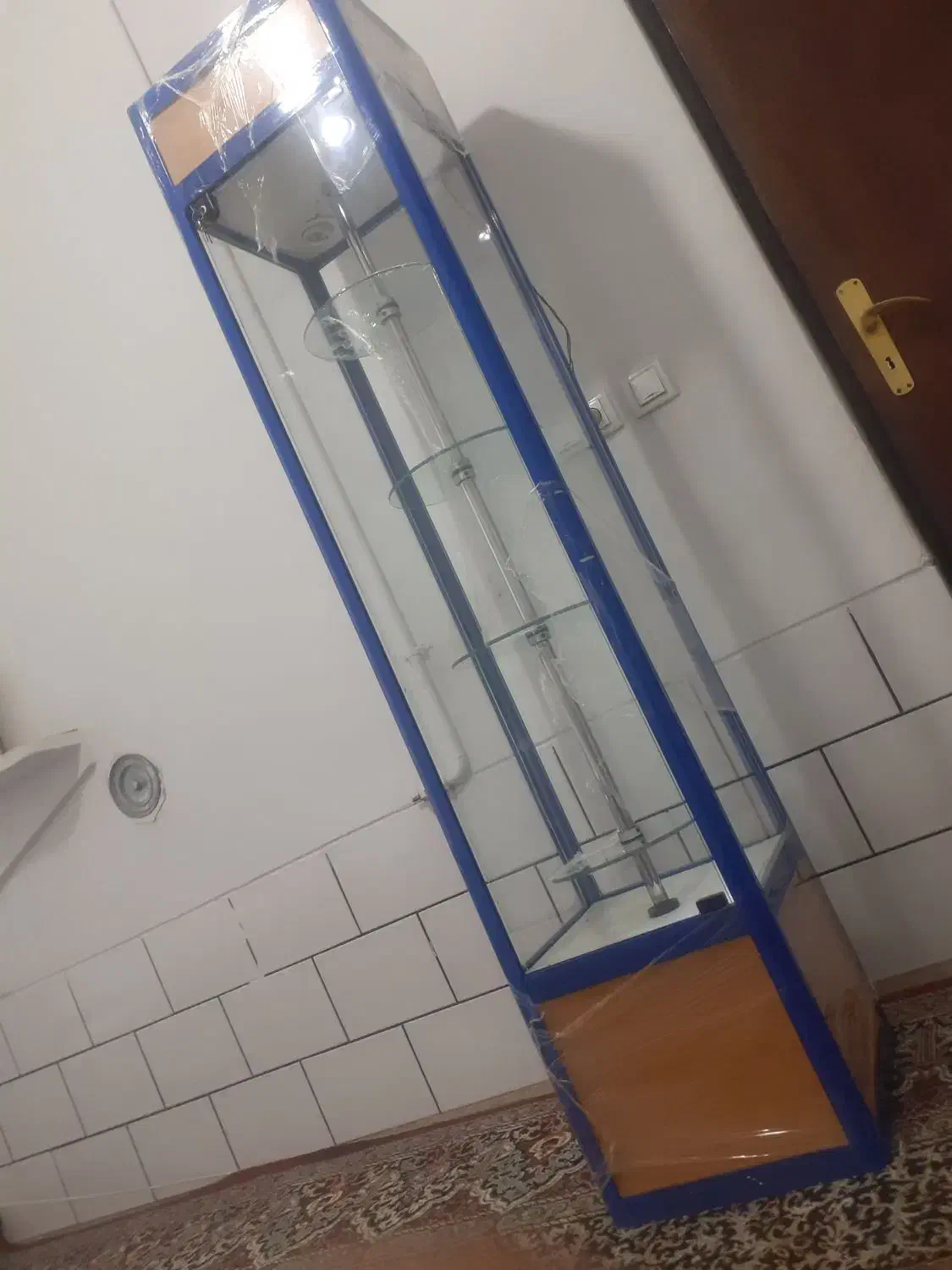 ویترین ایستاده چرخشی وثابت دررحد صفر المونیمی|بوفه، ویترین، کنسول|فسا, |دیوار