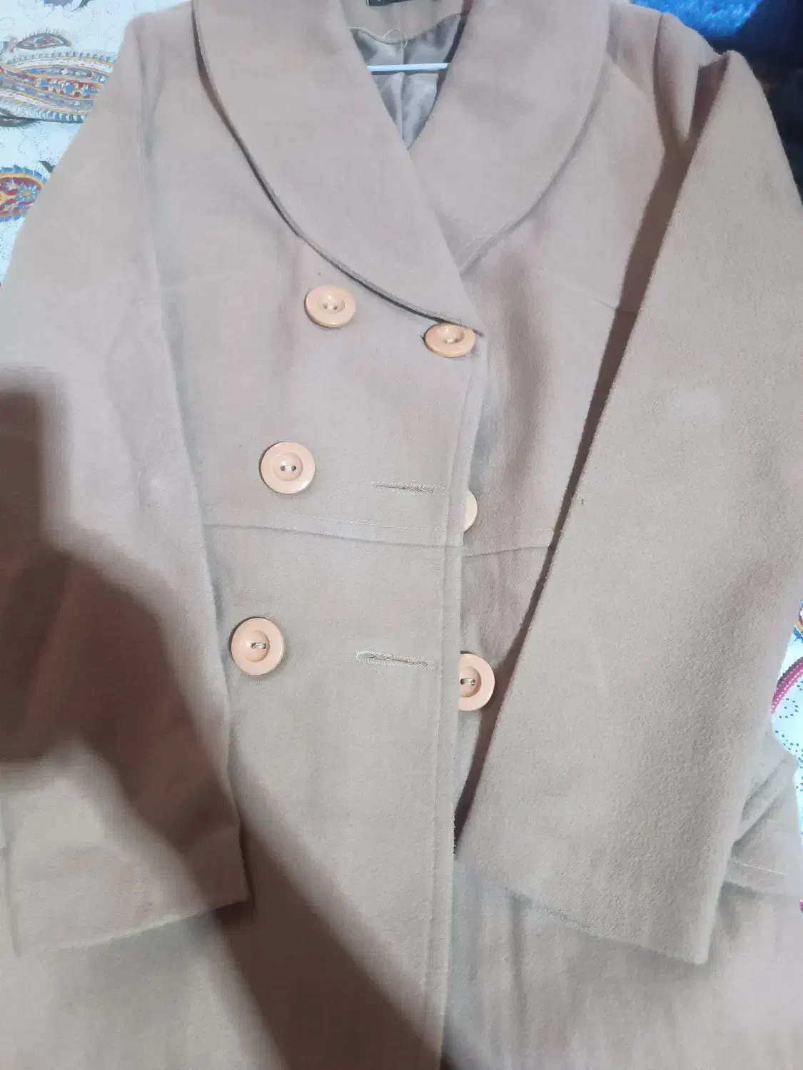 کاپشن|لباس|قائن, |دیوار