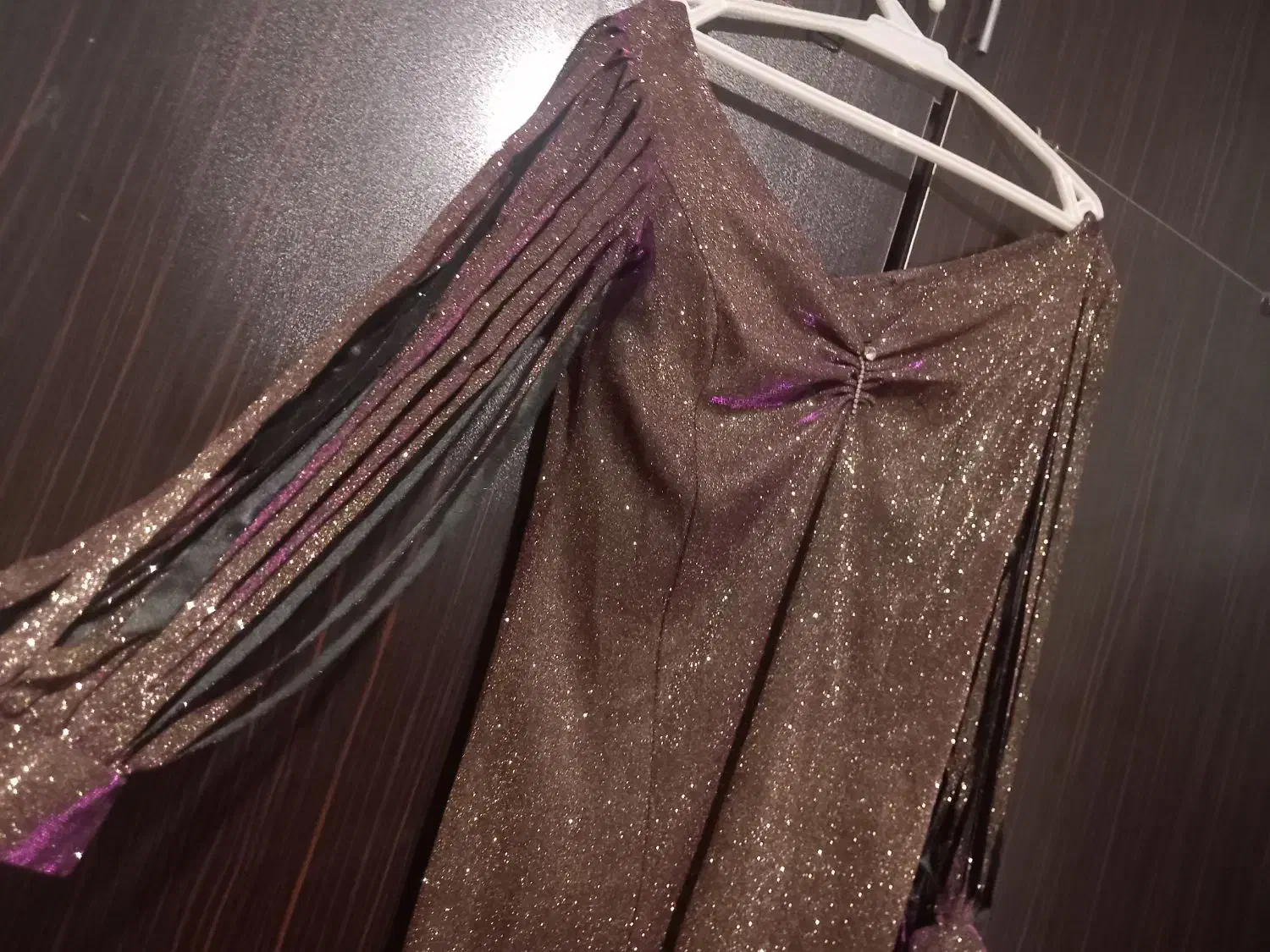 لباس مجلسی|لباس|گلبهار, شهر جدید گلبهار|دیوار