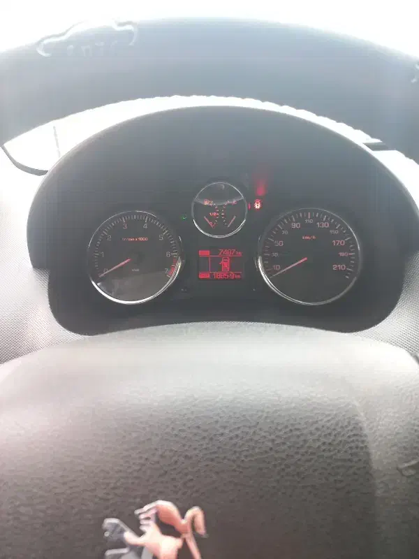 207|خودرو سواری و وانت|شهرکرد, |دیوار