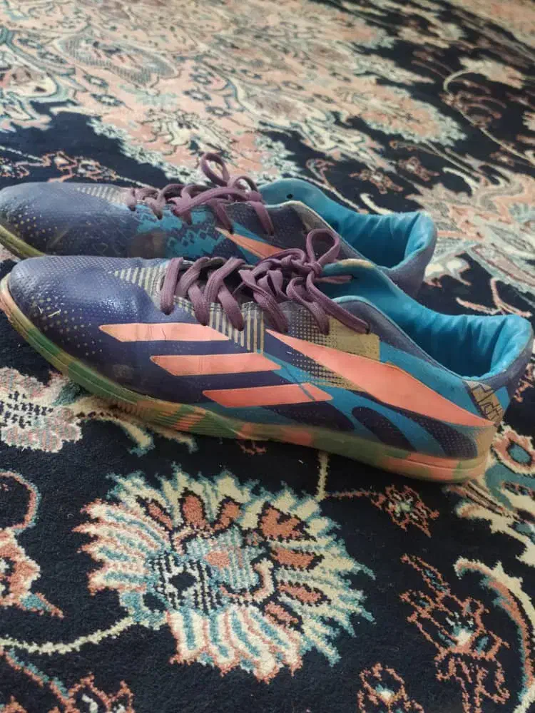 کفش فوتسال نو|کیف، کفش، کمربند|زابل, |دیوار