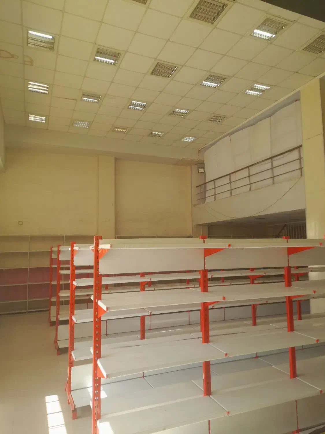 ۲۰۰ تجاری بر بلواراصلی /تخلیه/موقعیت عالی|اجارهٔ مغازه و غرفه|پرند, فاز ۲|دیوار