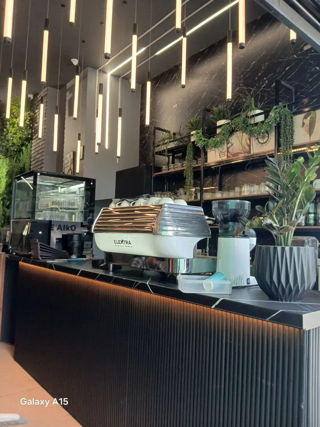 استخدام ظرفشور*سالن کار*قلیان زن*کمک باریستا|استخدام خدمات فروشگاه و رستوران|تهران, نیروی هوایی (پیروزی)|دیوار