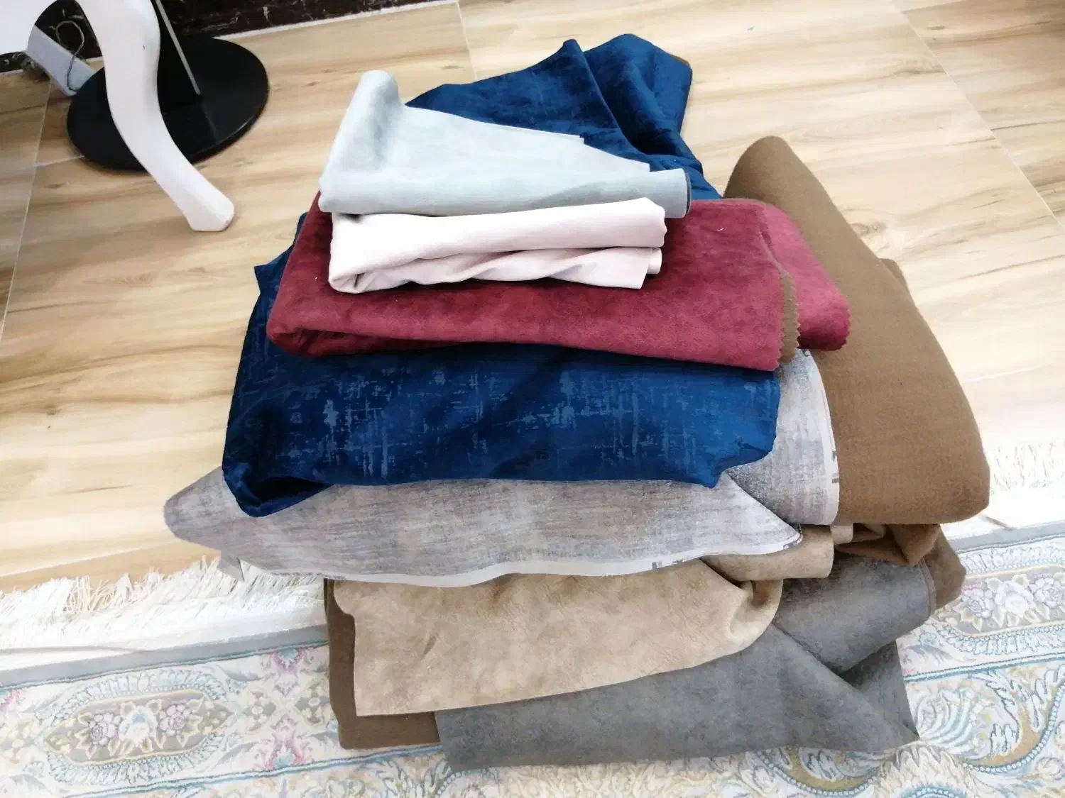 تیکه پارچه مبلی|لوازم خیاطی و بافتنی|قم, امامزاده ابراهیم|دیوار