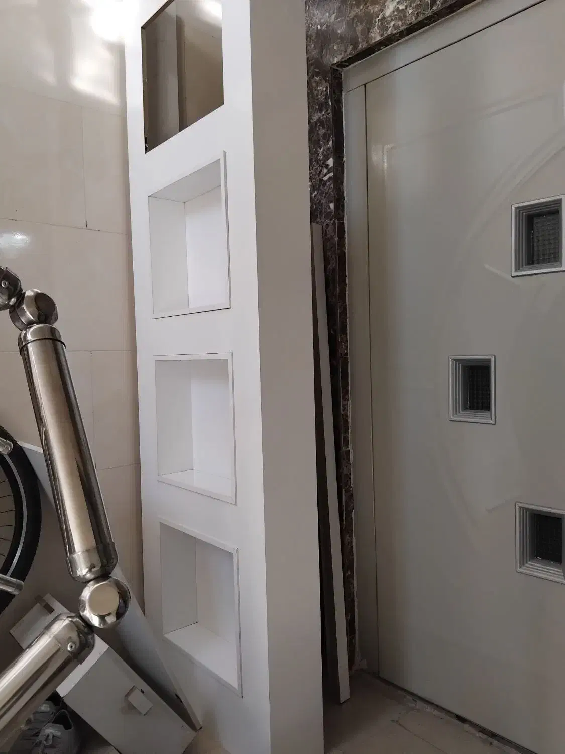 شلف|کتابخانه، شلف، قفسه‌های دیواری|کرج, شهرک یاس جنوبی|دیوار