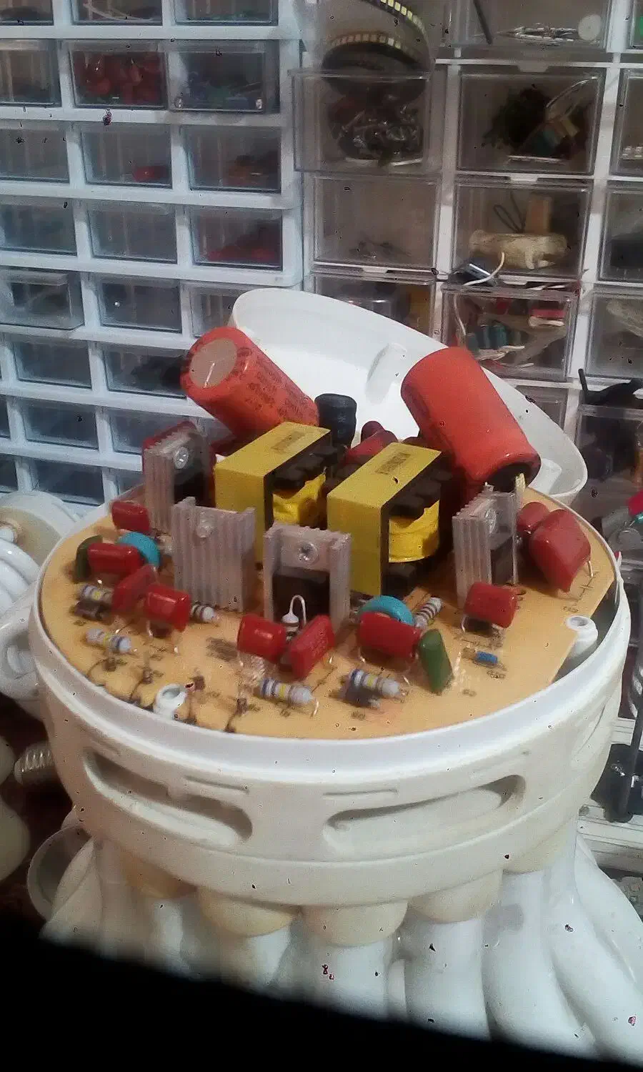 الکترونیک رستمی|خدمات پیشه و مهارت|قزوین, |دیوار