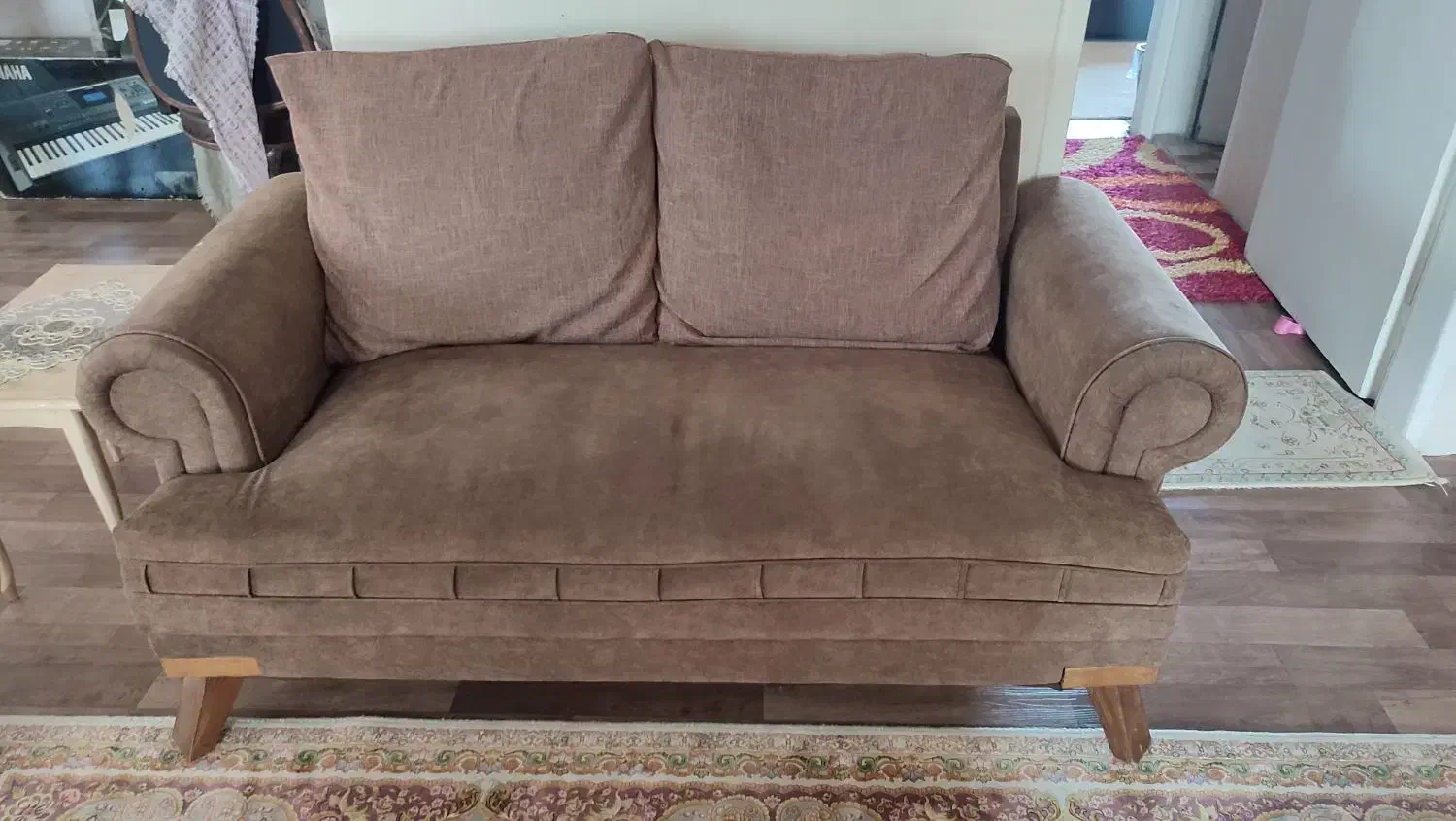 یک مبل دو نفره ویک عددصندلی چرخان وموکت واستند گل|حراج|تهران, افسریه جنوبی|دیوار