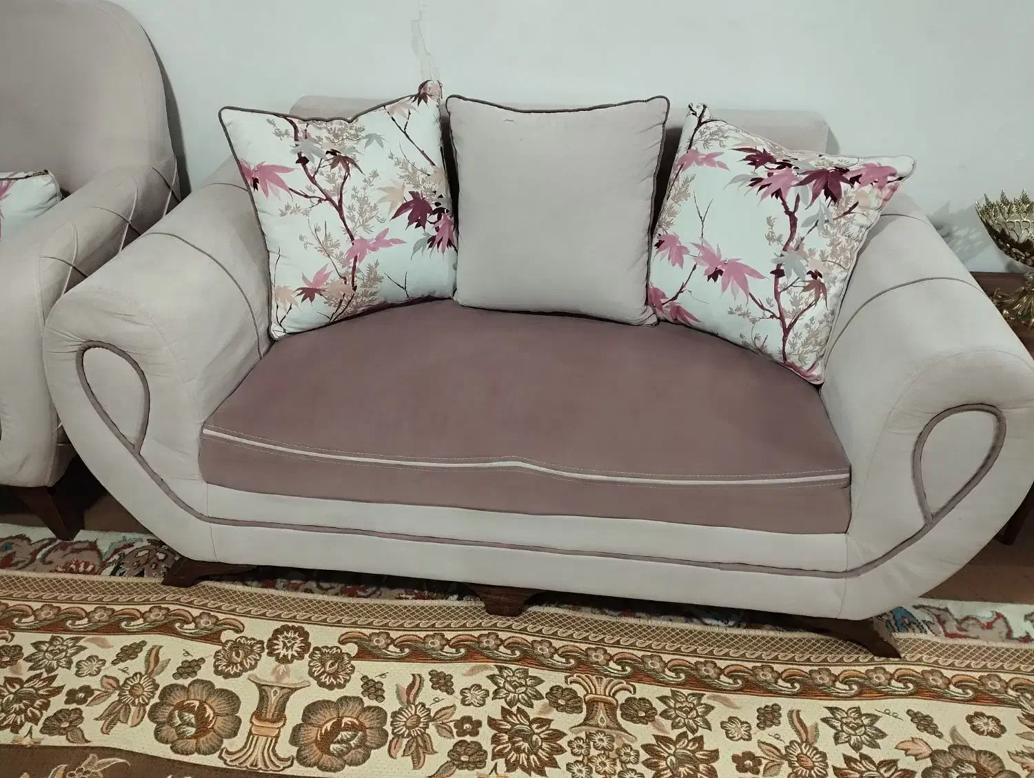 مبلمان راحتی|مبلمان خانگی و میز عسلی|تربتحیدریه, منصوریه|دیوار