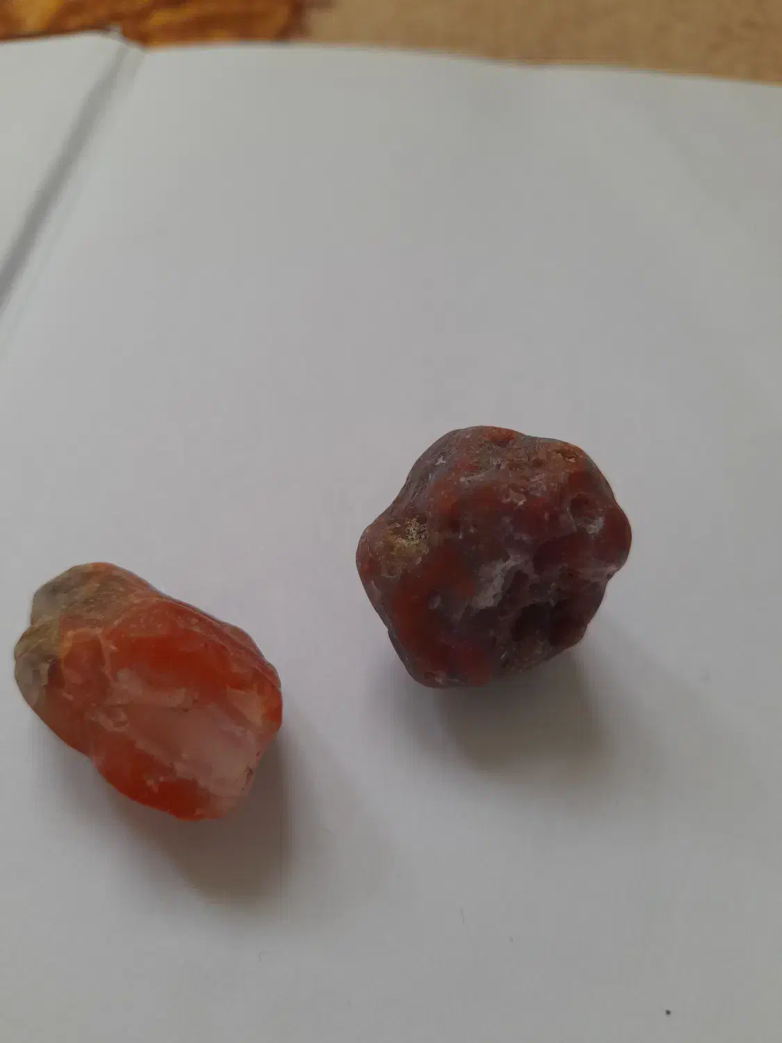 ۲عدد سنگ یاقوت سرخ و کبود|کلکسیون اشیاء عتیقه|تولم شهر, |دیوار