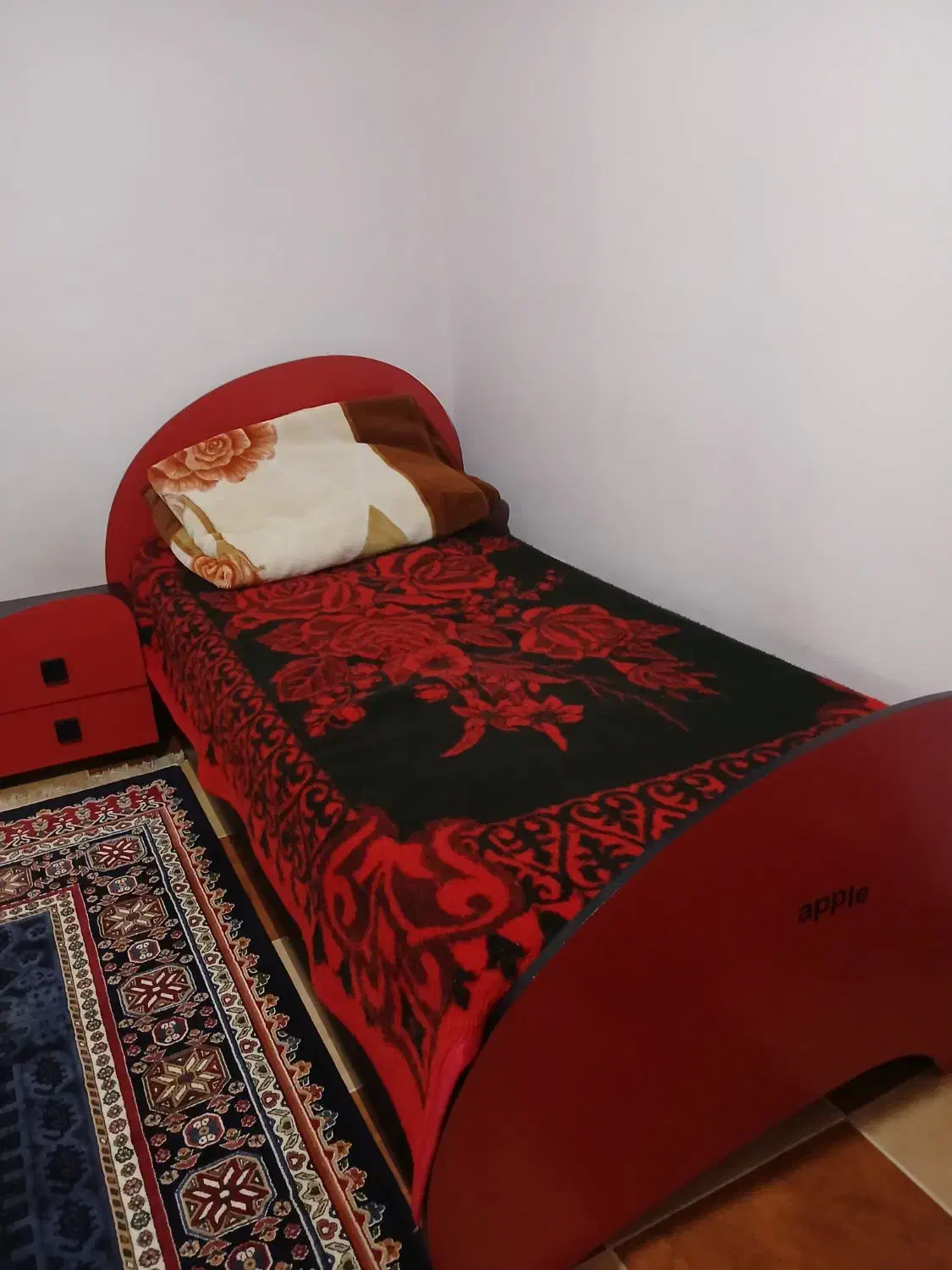 تختخواب|تخت و سرویس خواب|مهاجران, |دیوار