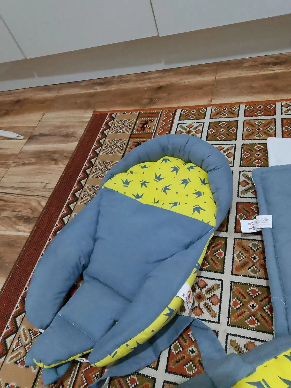 آغوشی و دشک نو|تخت و صندلی بچه|گنبد کاووس, |دیوار