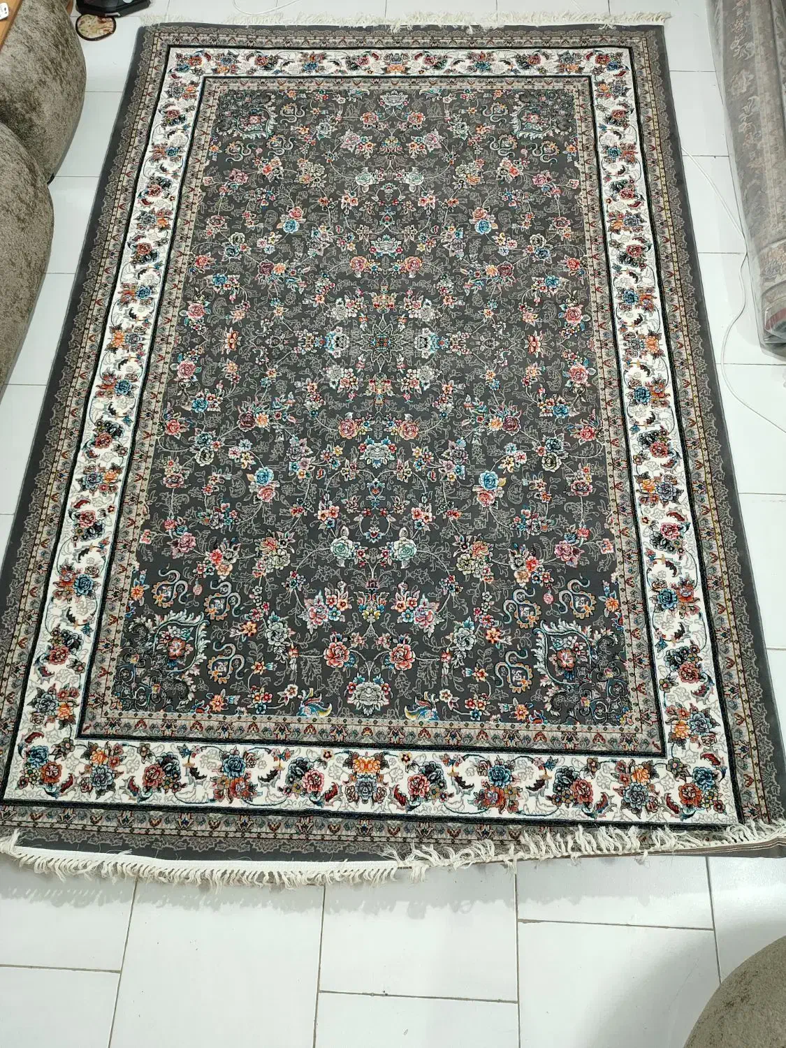 فرش|فرش|ری, ولی آباد|دیوار