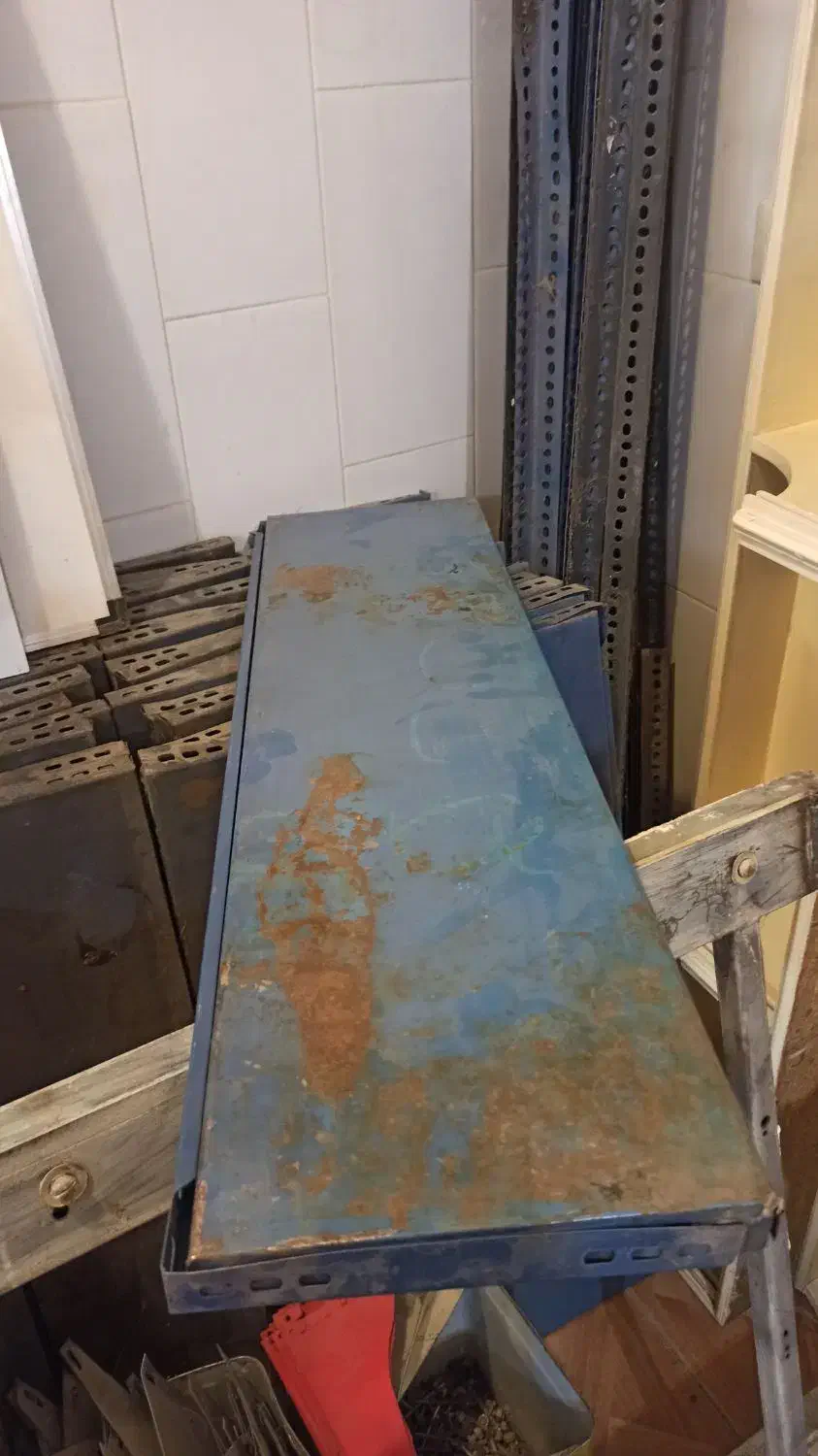 فروش قفسه فروشگاهی قدیمی وویترین|فروشگاه و مغازه|لنجان, |دیوار