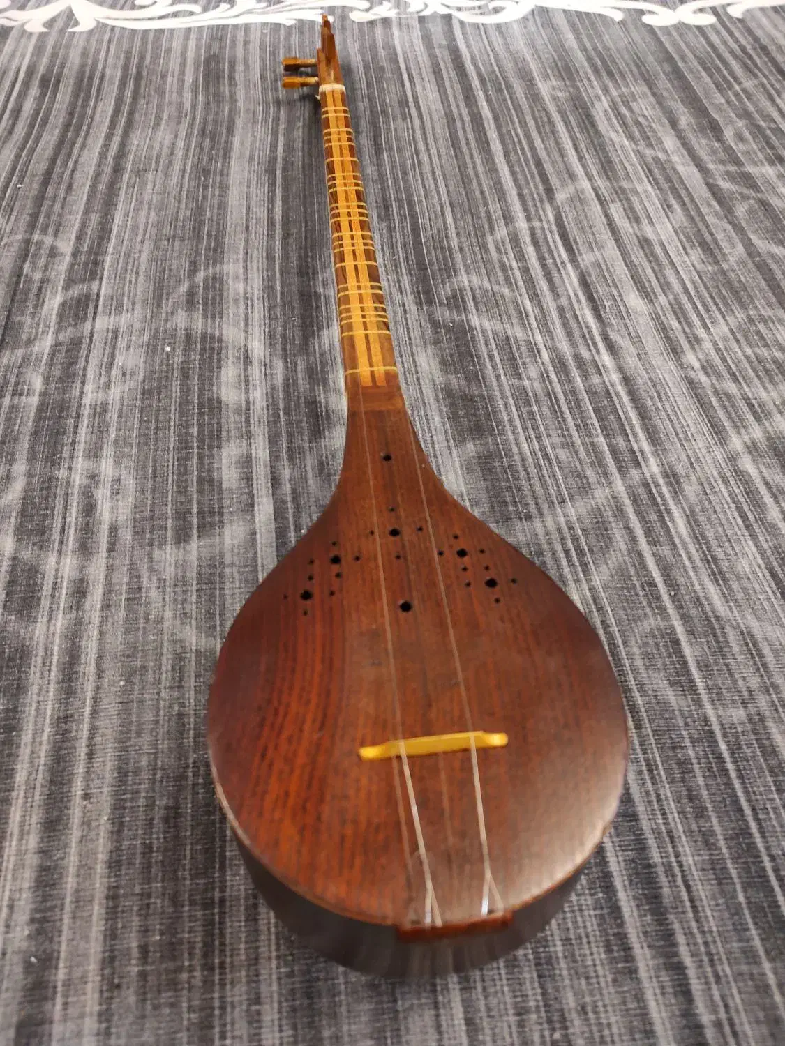 سه تار قدیمی|سازهای سنتی|تهران, سازمان آب|دیوار