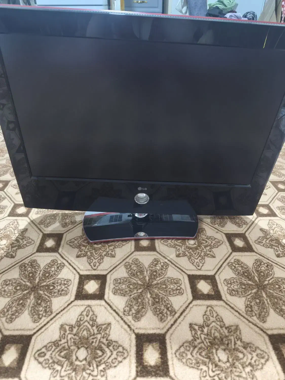 تلویزیون32 ال جی|تلویزیون و پروژکتور|اراک, |دیوار