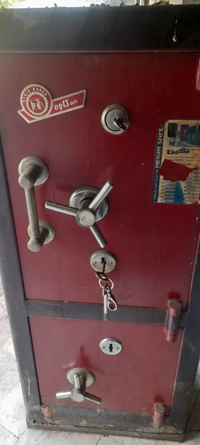 گاو    صندوق ۲درب قفل داخل ندارد|ابزارآلات|تهران, دولاب|دیوار