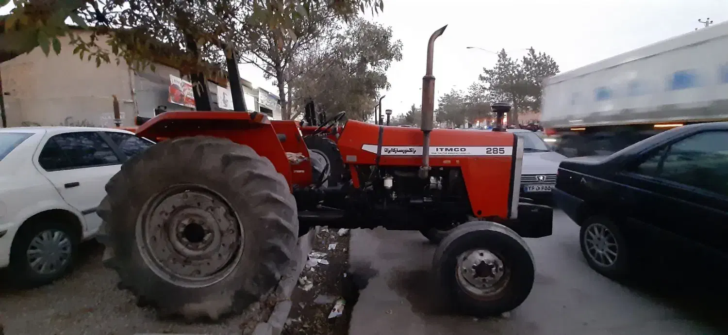 تراکتور|خودرو سنگین|دره رود, |دیوار