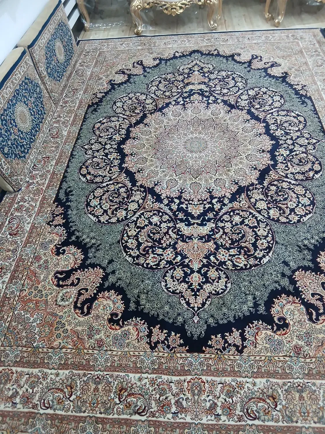 دوتخته فرش نه متری ۷۰۰شانه|فرش|نهاوند, |دیوار