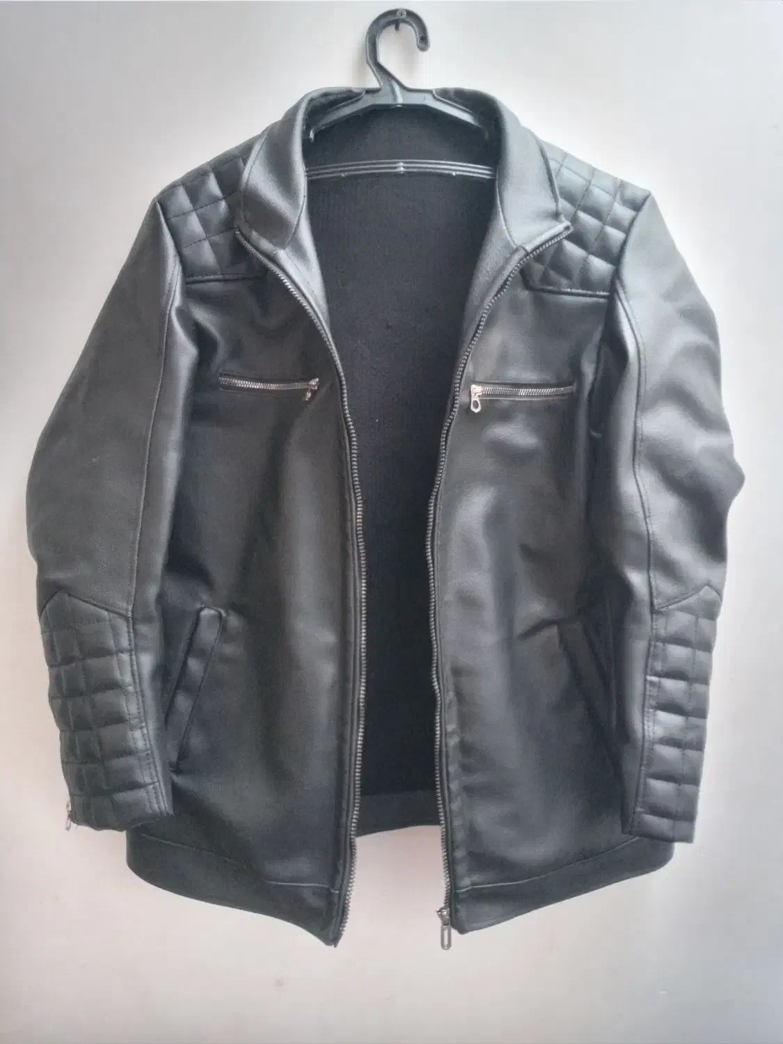 کاپشن چرم|لباس|مشهد, نیزه|دیوار