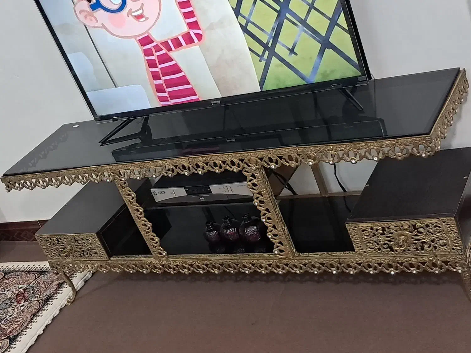 میزتی وی برنجی شیک|میز تلویزیون|اراک, |دیوار