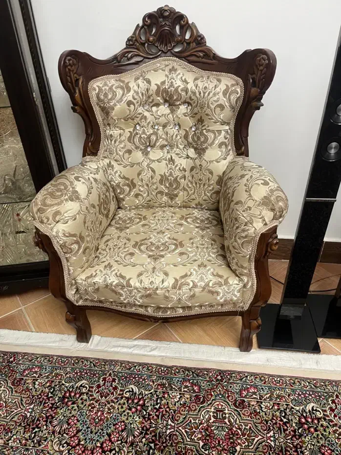مبل سلطنتی ۹ نفره و ۳ میز جلو مبلی|مبلمان خانگی و میز عسلی|رفسنجان, |دیوار