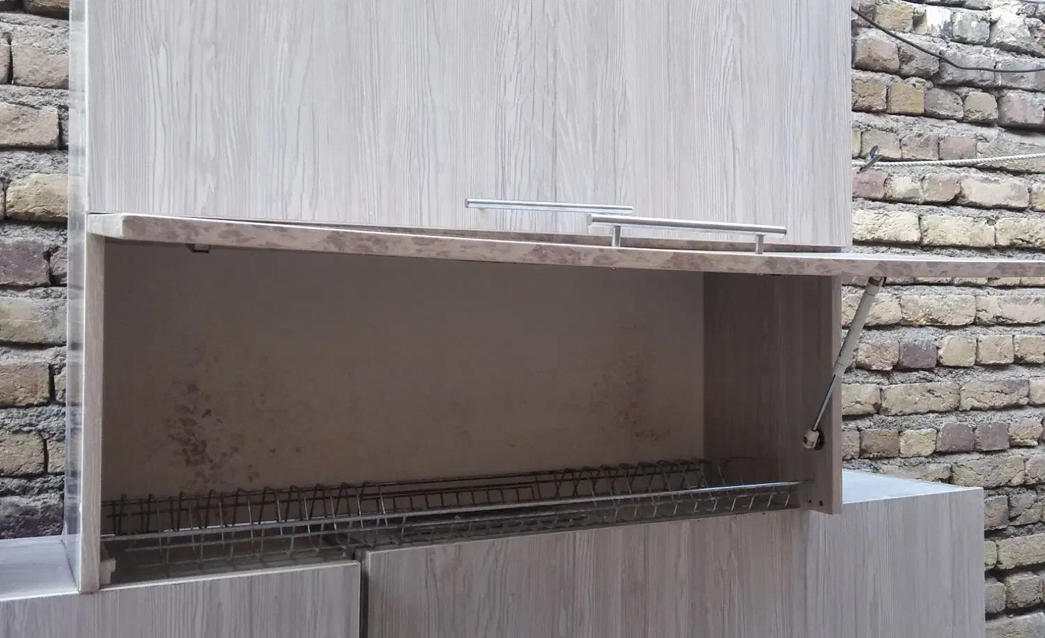 آبچکان|آب‌چکان و نظم‌دهنده ظروف|ارومیه, |دیوار