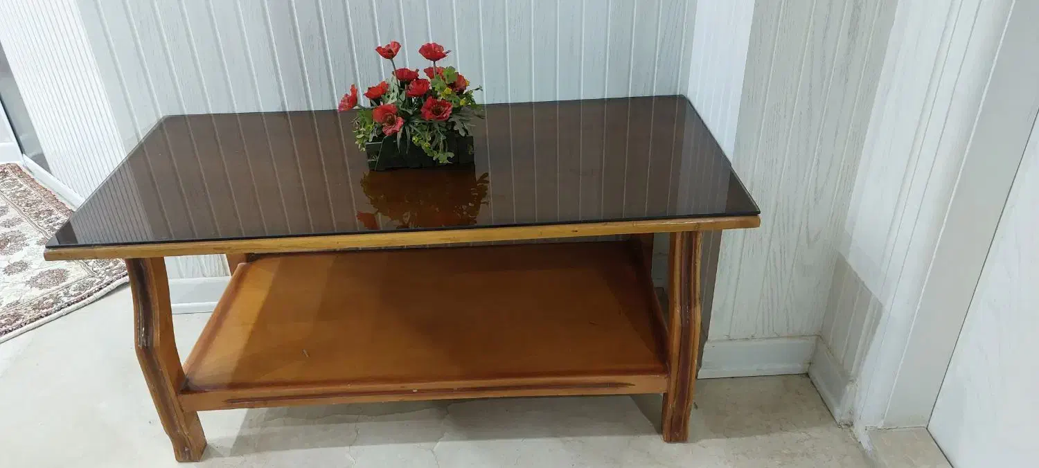 قفسه فلزی و میز دو طبقه|کتابخانه، شلف، قفسههای دیواری|اصفهان, باغ دریاچه|دیوار