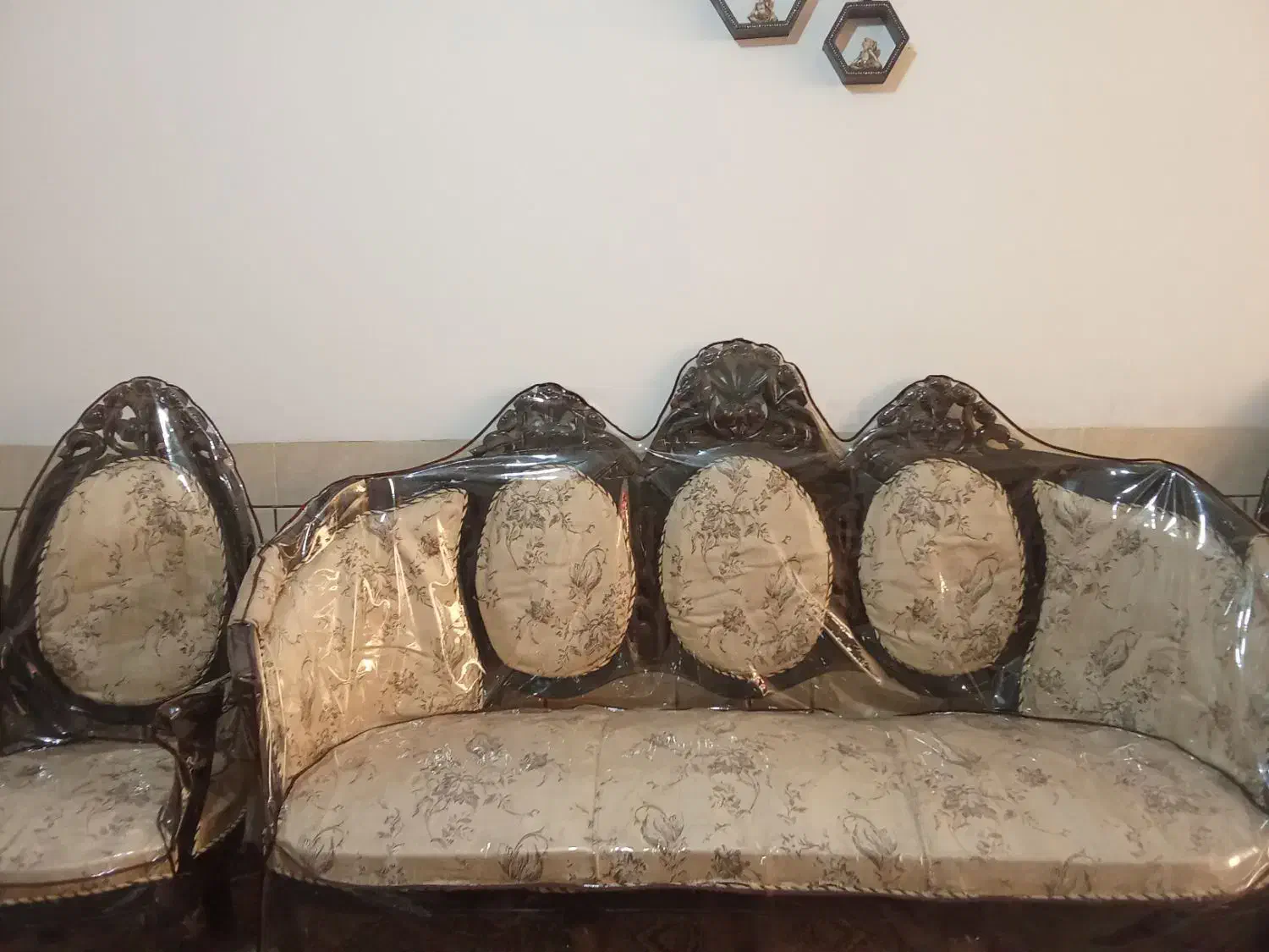 یه دست مبل ۹نفره با کاور نو|مبلمان خانگی و میز عسلی|ابریشم, |دیوار