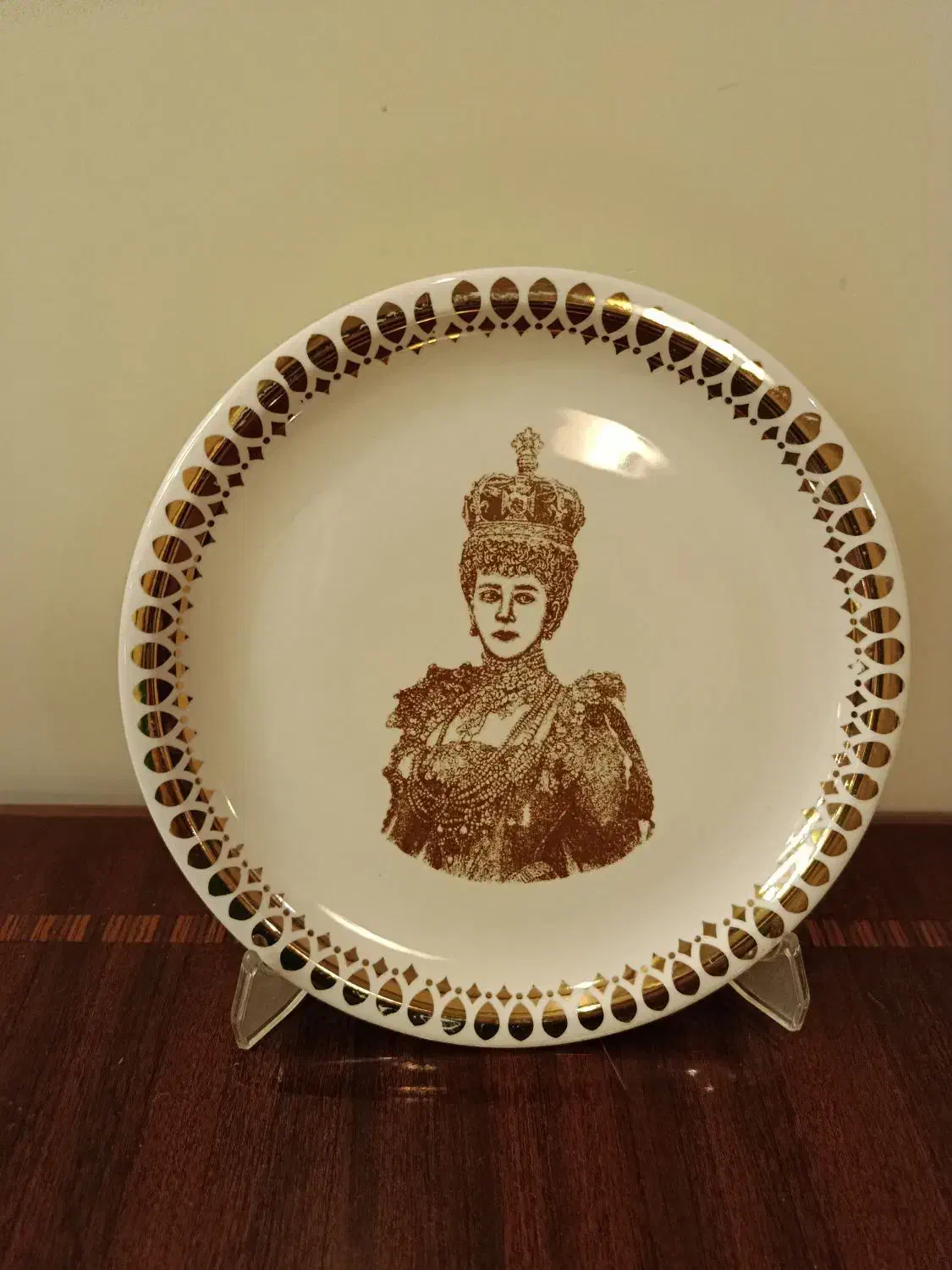 بشقاب های قدیمی|کلکسیون اشیاء عتیقه|قم, شهرک قدس|دیوار