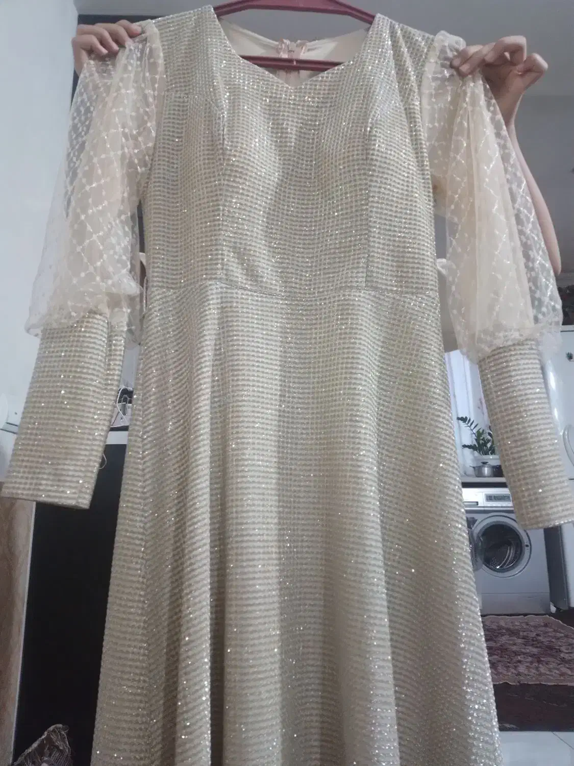 لباس مجلسی|لباس|گرگان, |دیوار