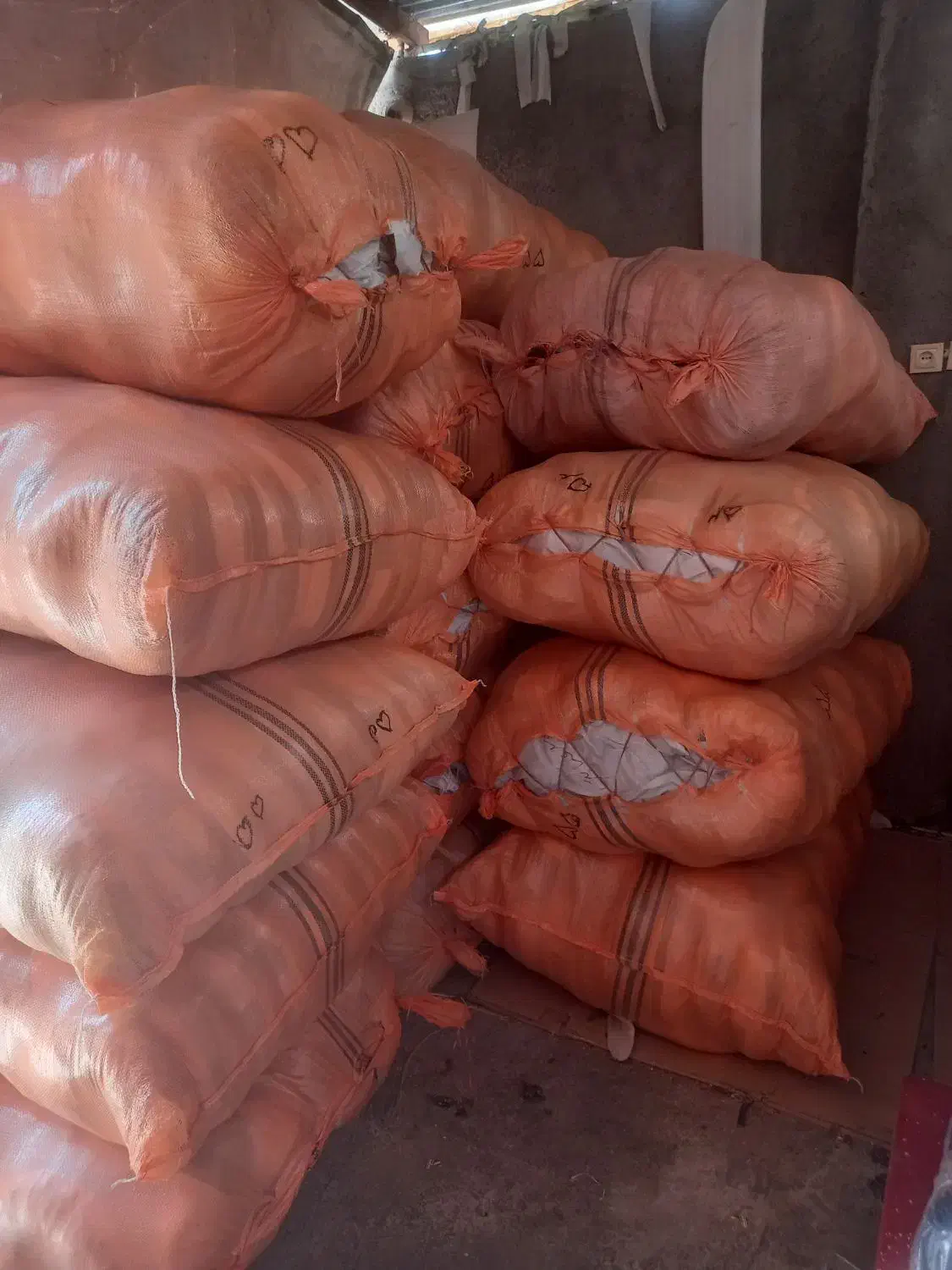 بالش نشیمن آیرینگ|رختخواب، بالش، پتو|اصفهان, شمس آباد|دیوار