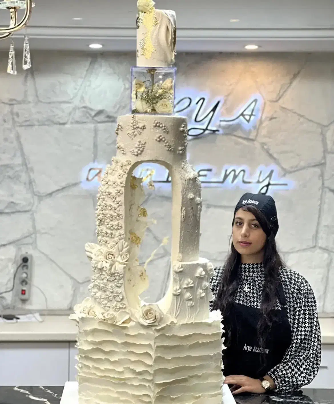 سفارش انواع کیک های خامه ای و فوندانتی|خدمات پذیرایی، مراسم|رشت, فرزانه|دیوار