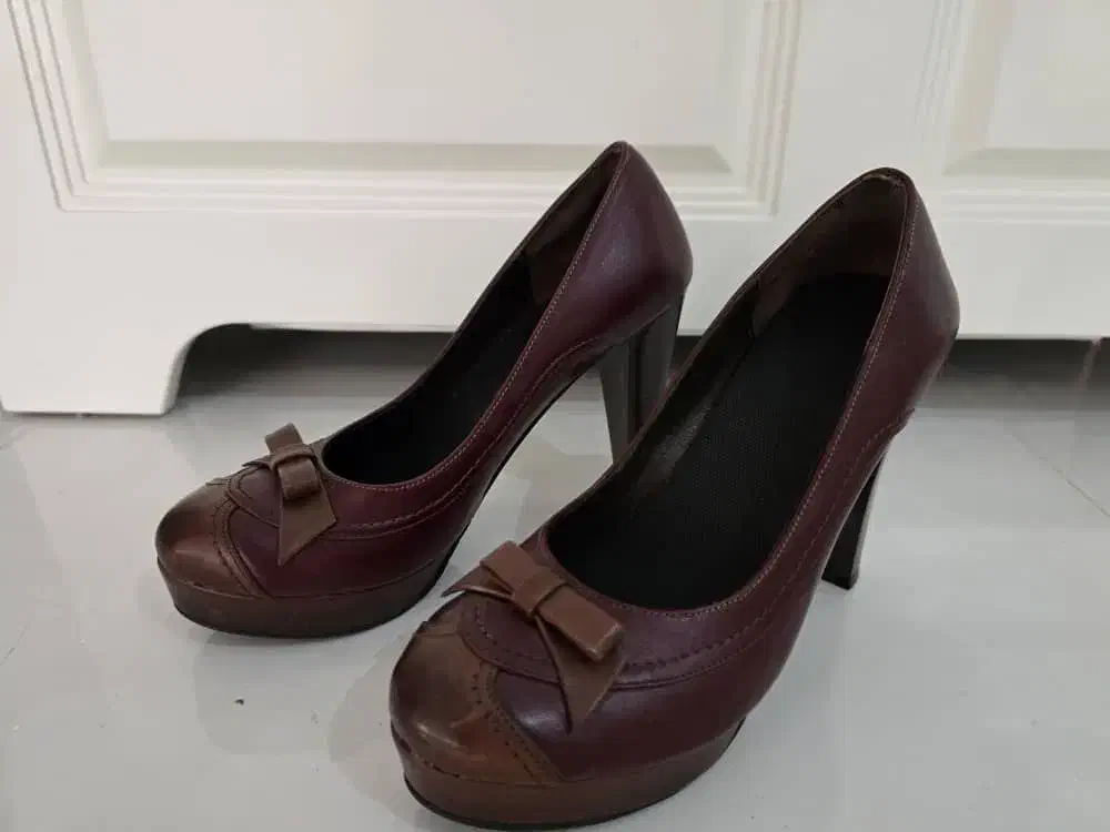 کفش چرم|کیف، کفش، کمربند|اندیشه, اندیشه فاز ۴|دیوار